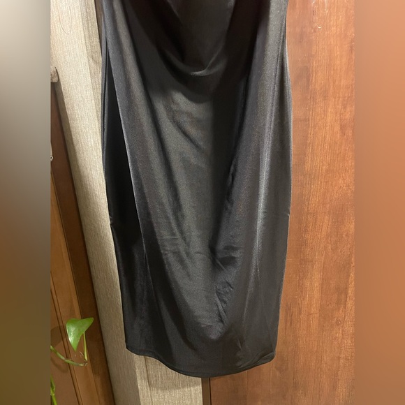 NWT Elegant Classy Curvy Sexy Satin Stretchy Black Bodycon Midi Dress size Large - Picture 5 of 15